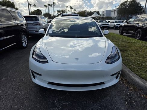 Used 2023 Tesla Model 3 Standard Range image 2