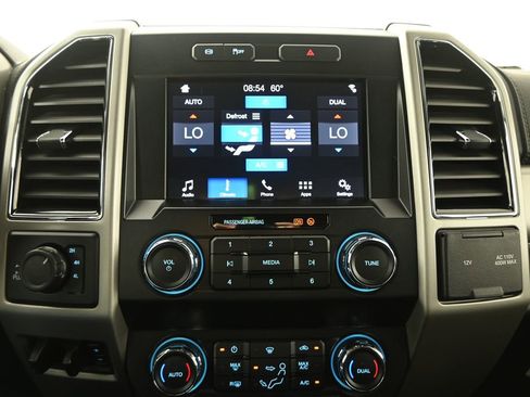 Used 2019 Ford F350 Lariat w/ Chrome Package image 28