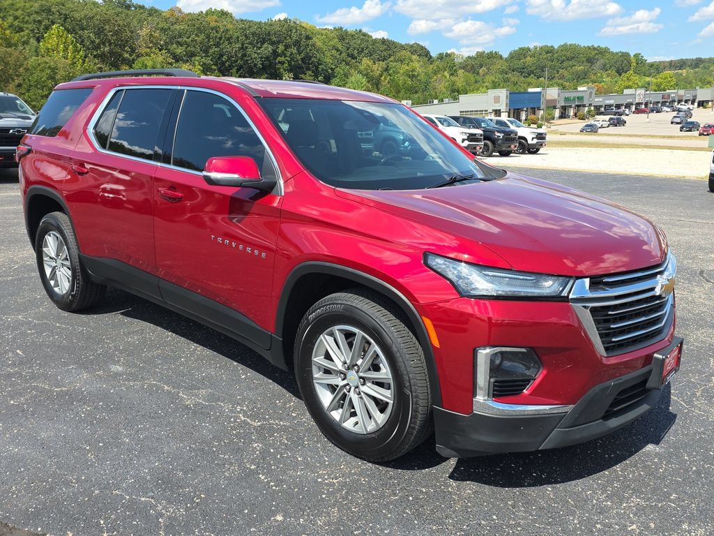 Used 2023 Chevrolet Traverse LT w/ LPO, Floor Liner Package AWD/4WD image 2