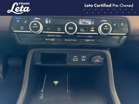 Used 2025 Honda Pilot Elite image 12