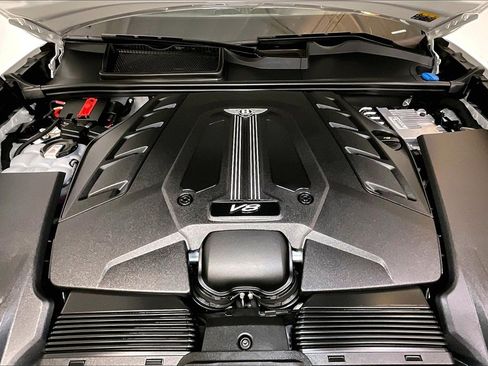 New 2025 Bentley Bentayga image 15