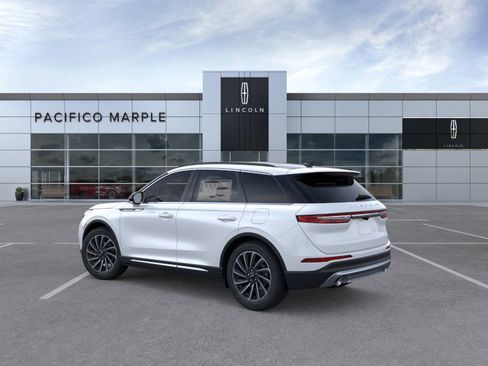 New 2026 Lincoln Corsair Reserve image 4