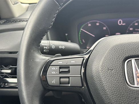 Used 2024 Honda Accord Touring image 17