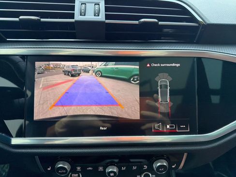 Used 2024 Audi Q3 2.0T Premium w/ Convenience Package image 19