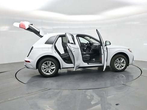 Used 2023 Audi Q5 2.0T Premium w/ Convenience Package AWD/4WD image 30