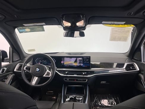 Used 2026 BMW X5 xDrive40i w/ M Sport Package AWD/4WD image 10