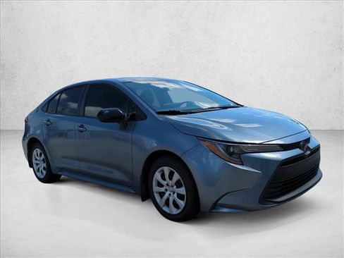 Certified 2025 Toyota Corolla LE FWD image 3