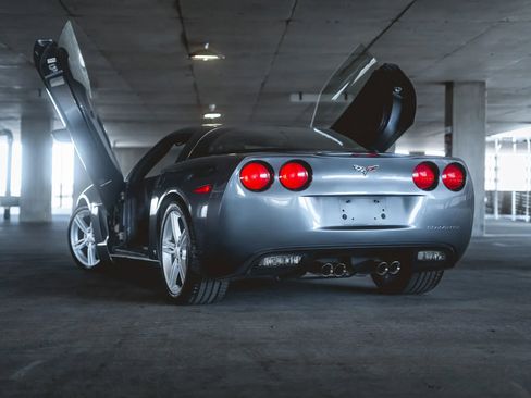 Used 2009 Chevrolet Corvette Coupe w/ Preferred Equipment Group image 17