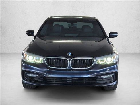 Used 2018 BMW 530e w/ Premium Package 2 RWD image 2