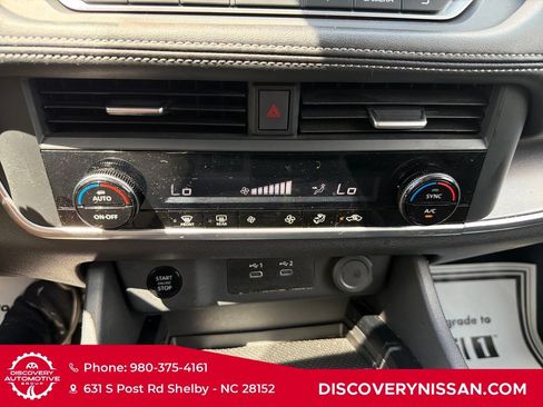 Certified 2025 Nissan Rogue SV AWD/4WD image 17