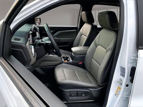 Used 2024 Chevrolet Colorado ZR2 w/ ZR2 Convenience Package III image 26