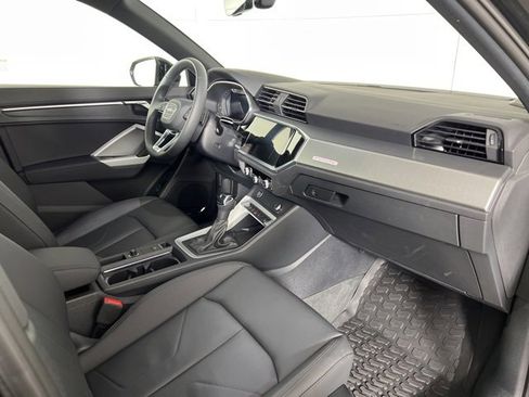 Used 2025 Audi Q3 2.0T Premium Plus w/ Premium Plus Package image 11