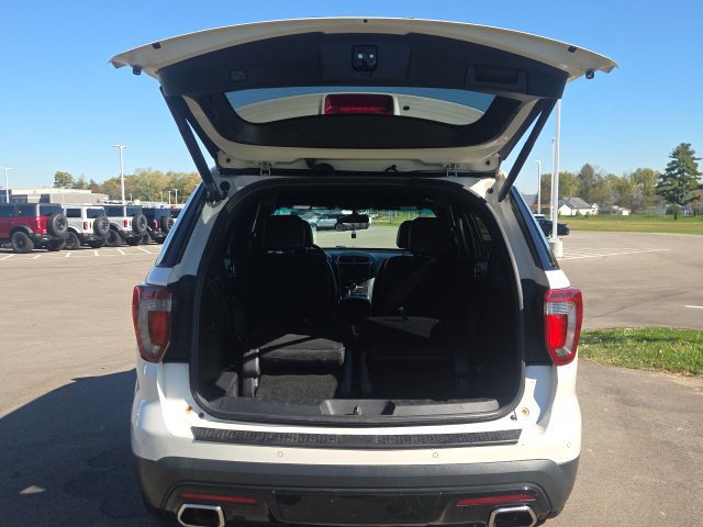 Used 2016 Ford Explorer Sport w/ Equipment Group 401A AWD/4WD image 9