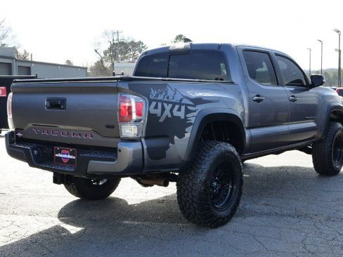Used 2020 Toyota Tacoma TRD Off-Road w/ Technology Package image 23