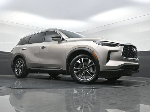 Used 2023 INFINITI QX60 Luxe w/ Performance Audio Package FWD image 28