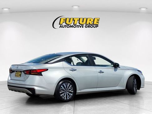Certified 2025 Nissan Altima 2.5 SV FWD image 4