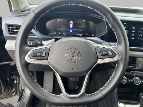 Used 2024 Volkswagen Taos SE image 15