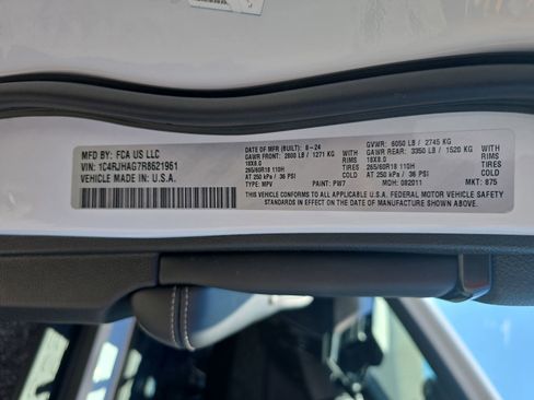 Used 2024 Jeep Grand Cherokee Altitude image 38