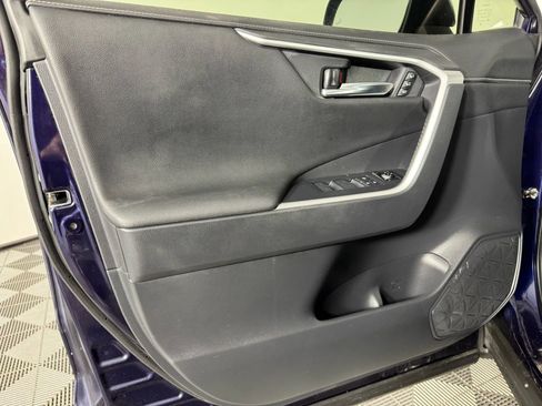 Used 2023 Toyota RAV4 Limited image 40