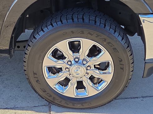 Used 2024 RAM 2500 Limited image 7