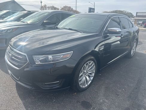 Used 2017 Ford Taurus Limited image 4