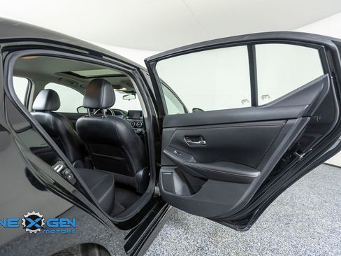 Used 2022 Nissan Sentra SR w/ SR Premium Package FWD image 34
