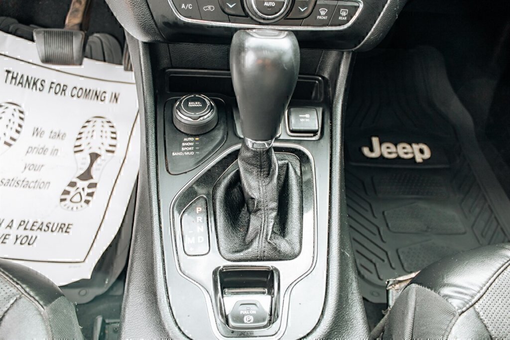 Used 2021 Jeep Cherokee Limited AWD/4WD image 97