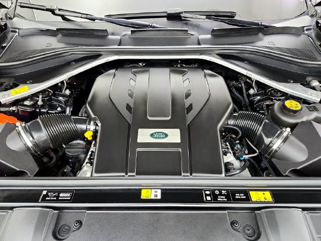 Certified 2023 Land Rover Range Rover SE AWD/4WD image 33