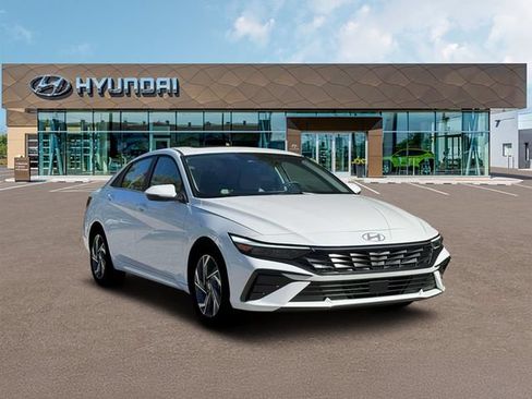 New 2026 Hyundai Elantra Limited FWD image 11