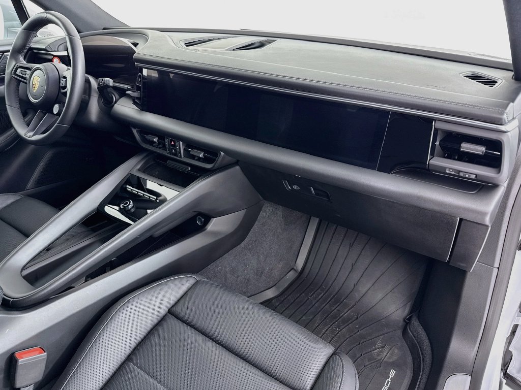 Certified 2024 Porsche Macan 4 Electric AWD/4WD image 30