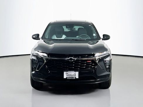 New 2026 Chevrolet Trax RS w/ Sunroof Package image 2