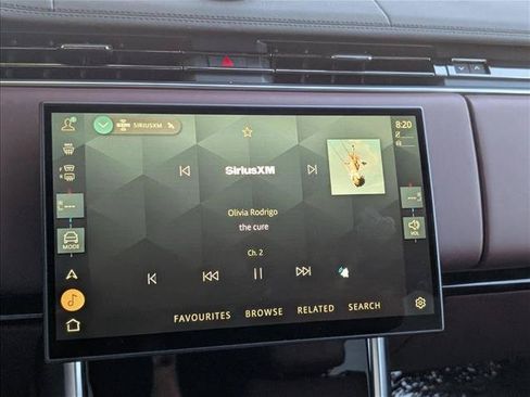 Used 2025 Land Rover Range Rover SE AWD/4WD image 18