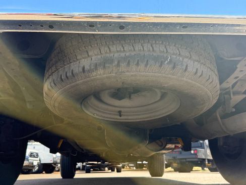 Used 2006 Ford E-350 and Econoline 350 Super Duty RWD image 33