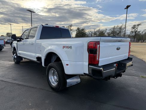 Used 2023 Ford F350 Lariat w/ Lariat Ultimate Package image 4