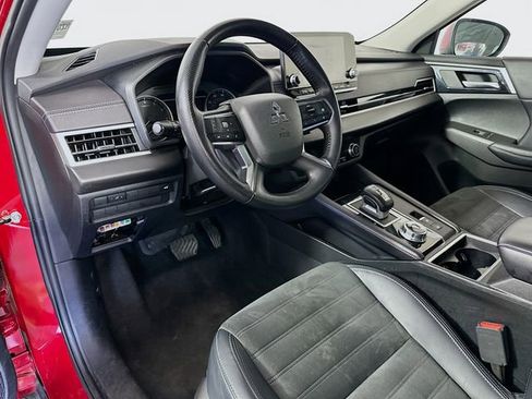 Used 2024 Mitsubishi Outlander SE image 10