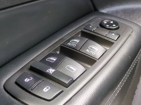 Used 2021 Jeep Grand Cherokee Limited image 24