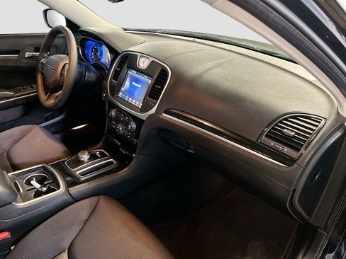 Used 2023 Chrysler 300 Touring w/ Sport Appearance Package RWD image 28