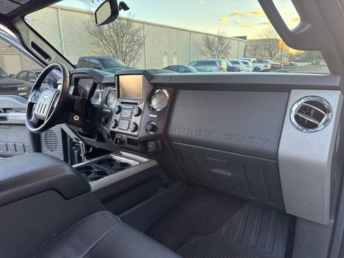 Used 2014 Ford F250 Lariat w/ Chrome Package image 40