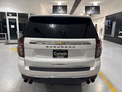 Used 2023 Chevrolet Suburban Premier image 8