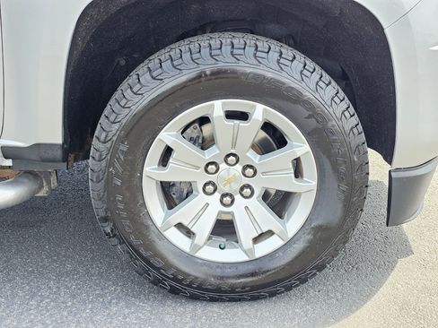 Used 2016 Chevrolet Colorado LT w/ Luxury Package, Chrome AWD/4WD image 9