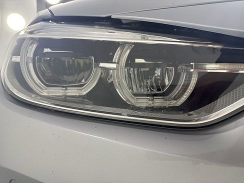 Used 2017 BMW 330i xDrive Sedan AWD/4WD image 9