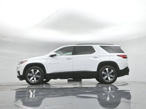 Used 2020 Chevrolet Traverse LT w/ LT Premium Package FWD image 7
