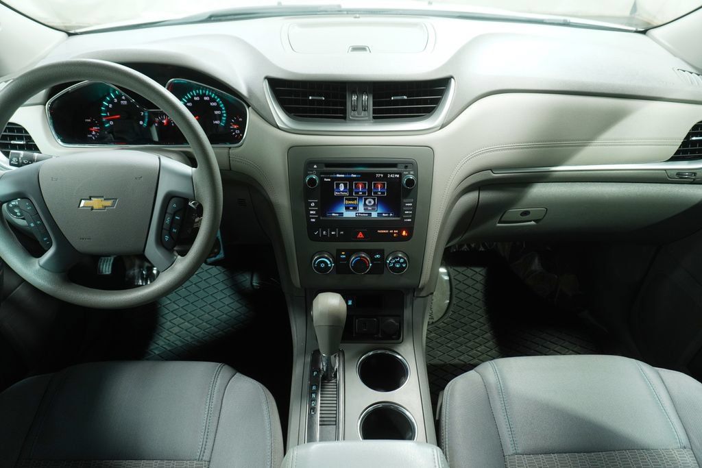 Used 2017 Chevrolet Traverse LS AWD/4WD image 19