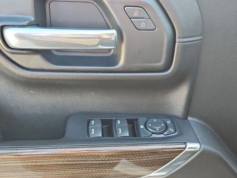 Used 2021 Chevrolet Silverado 1500 LT AWD/4WD image 22