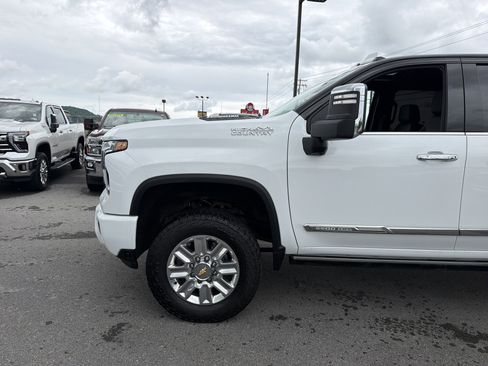 Used 2024 Chevrolet Silverado 3500 High Country w/ High Country Premium Package AWD/4WD image 12