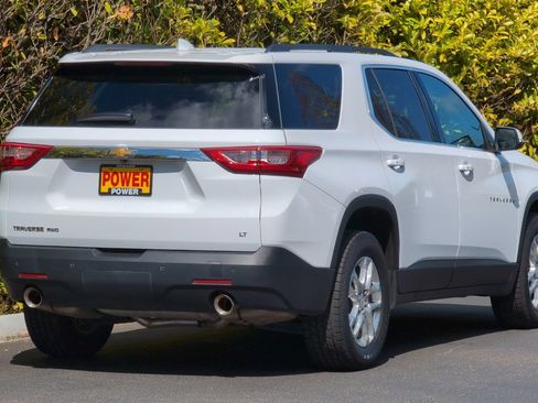 Used 2021 Chevrolet Traverse LT w/ LPO, Cargo Package AWD/4WD image 4