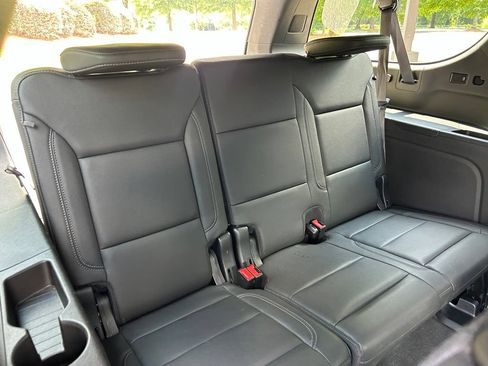 Used 2022 Chevrolet Suburban Z71 w/ Z71 Off-Road Package AWD/4WD image 52