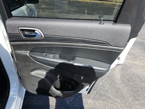 Used 2020 Jeep Grand Cherokee Limited X image 17