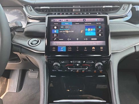 Used 2023 Jeep Grand Cherokee L Overland w/ Rear Seat Video Group I AWD/4WD image 24