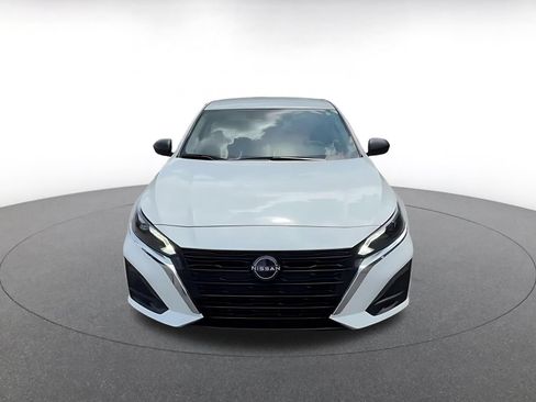 Used 2025 Nissan Altima 2.5 SV FWD image 5